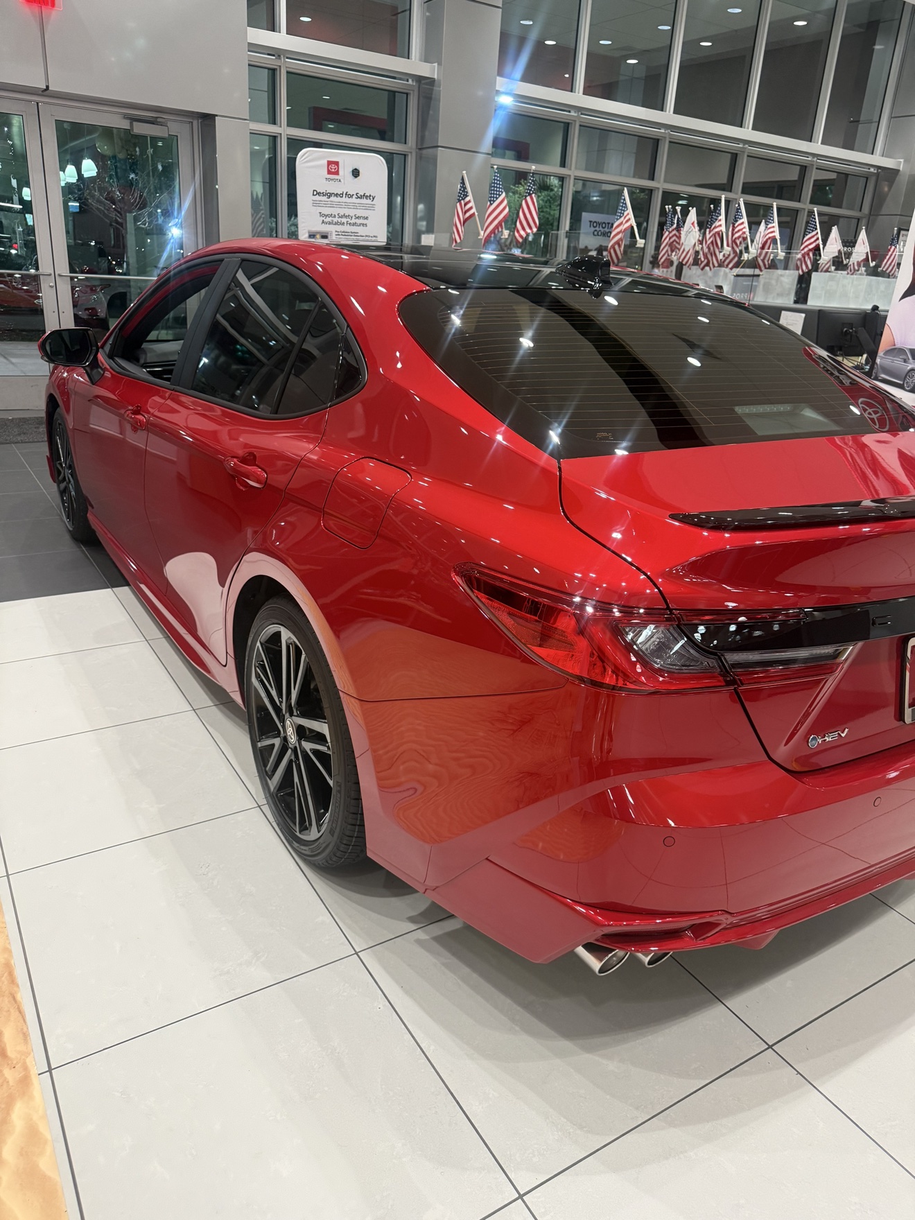Toyota Camry rojo 2026