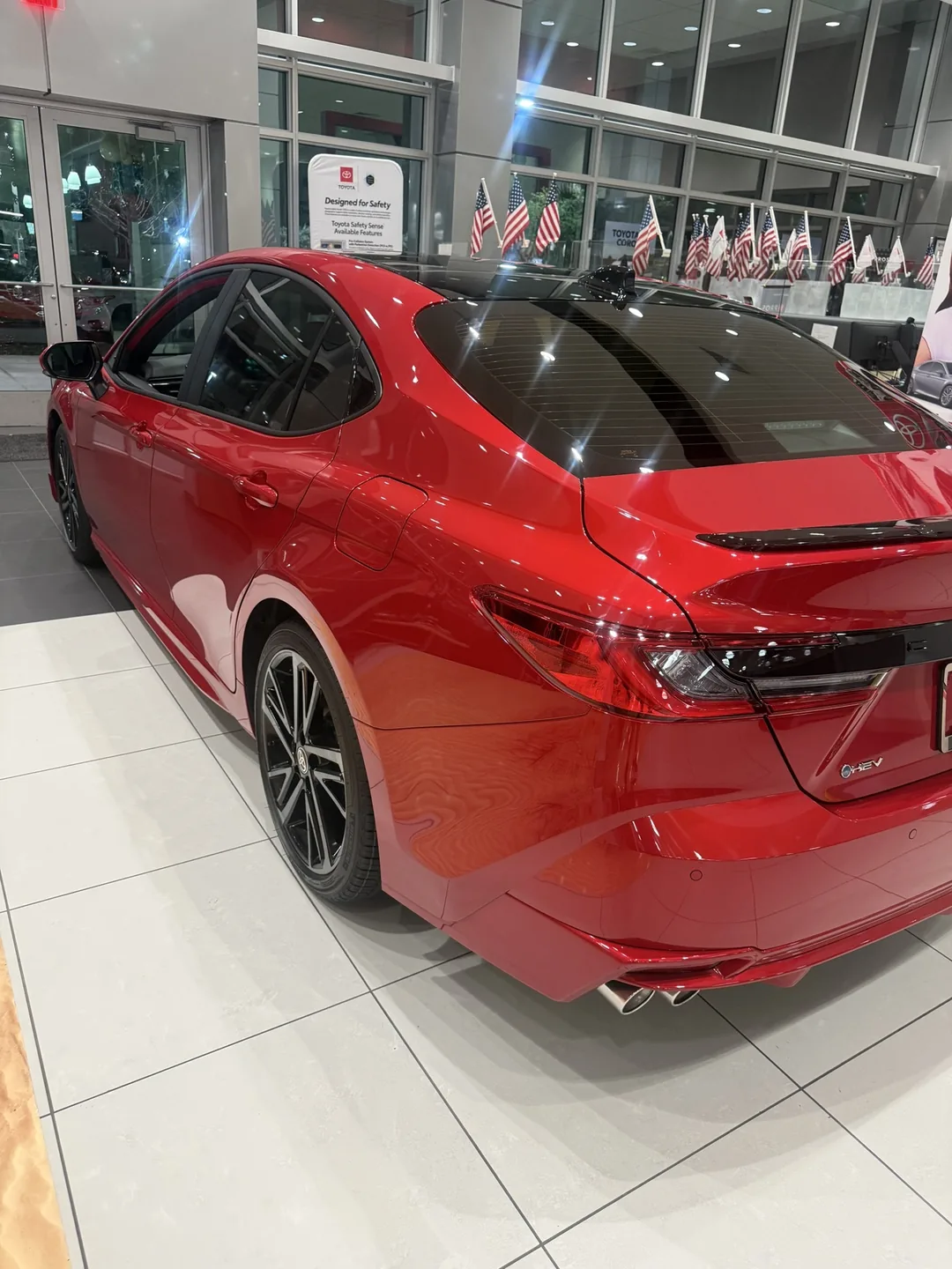 Toyota Camry rojo 2026